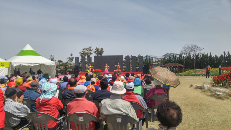 신안복지재단 재능기부 공연 사진