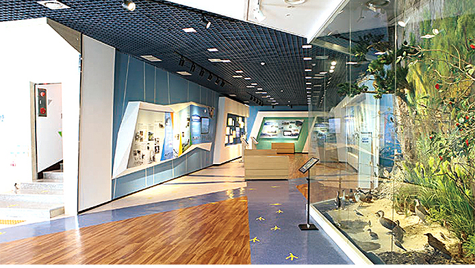 신안철새전시관 1층