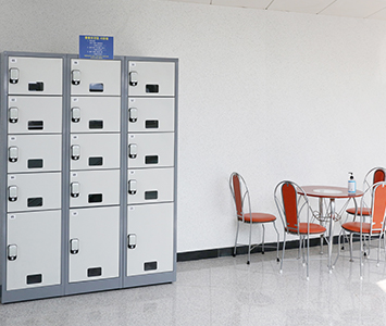 2층 물품 보관소 