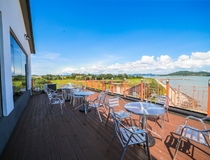 사용자 이미지 2층 야외.jpg