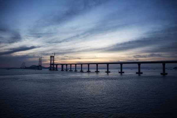 암태 오도선착장에서 본 천사대교 일출 001 3