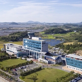 신안군청사가을전경