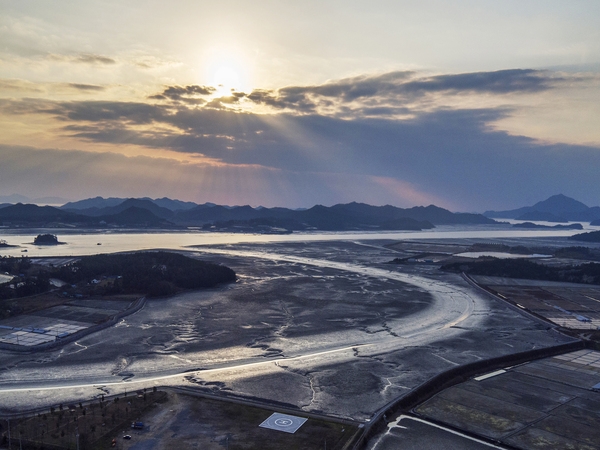 지도 향교 및 지도읍전경 6