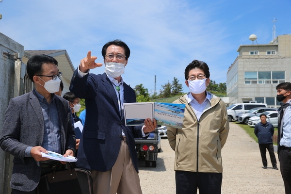 2020.05.27 조명래 환경부장관 흑산공항 현장방문 1