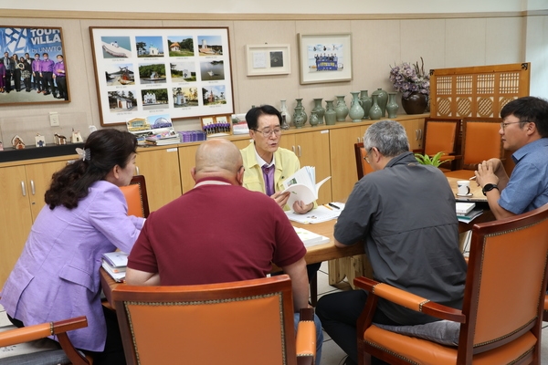 2023. 07. 25   신안군청 군수님실-보호수 스토리텔링 용역보고 2