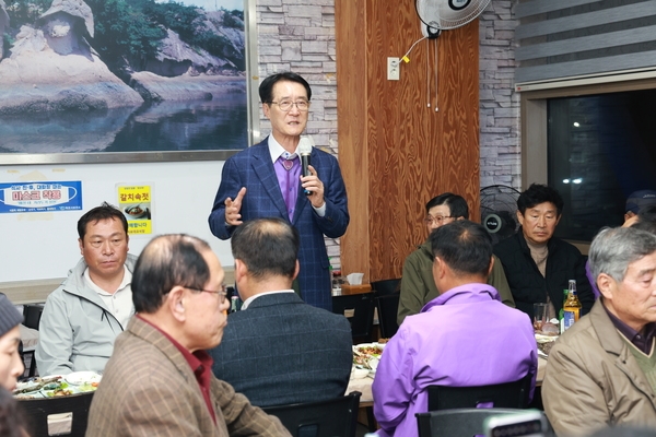 20231116_목포 북항바다천국 식당-흑산 이장단, 농촌지도자 신안탐방 격려 2