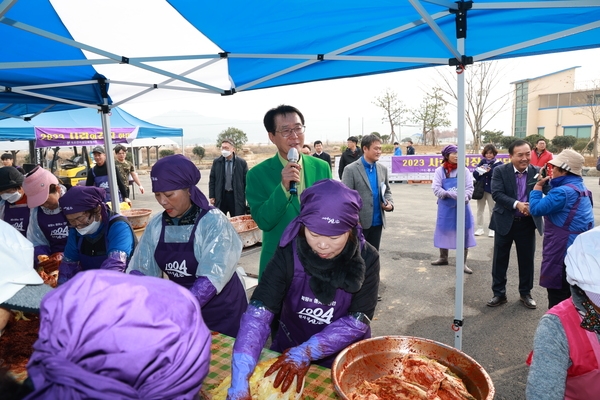 2023. 12. 06    도초면 - 여성단체 사랑의김장 나누기 행사 1