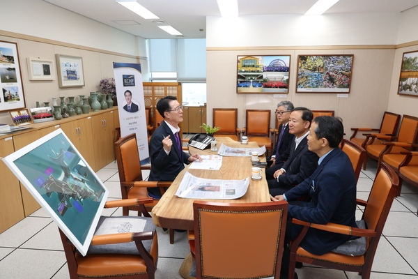 2024.04.04    신안군-한국철도공사 광주본부 업무협약식 5