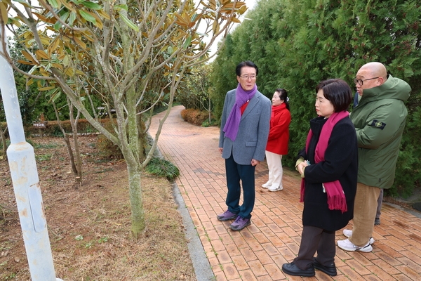 2024.12.18_ 1004섬 겨울꽃 축제장 방문 3