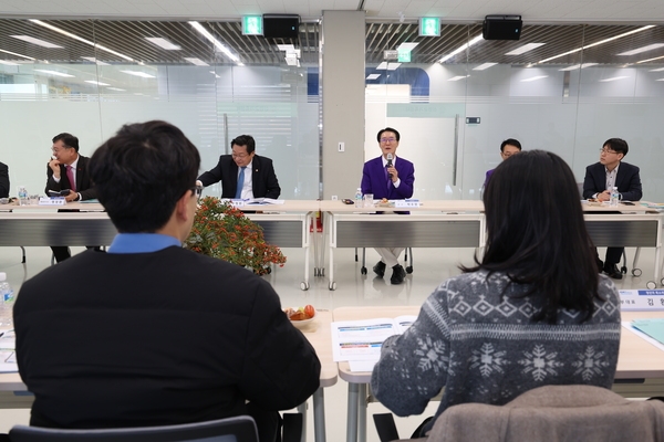 2024.12.19_ 저출생 대응을 위한 정책 간담회(저출생고령사회위원회 방문) 4