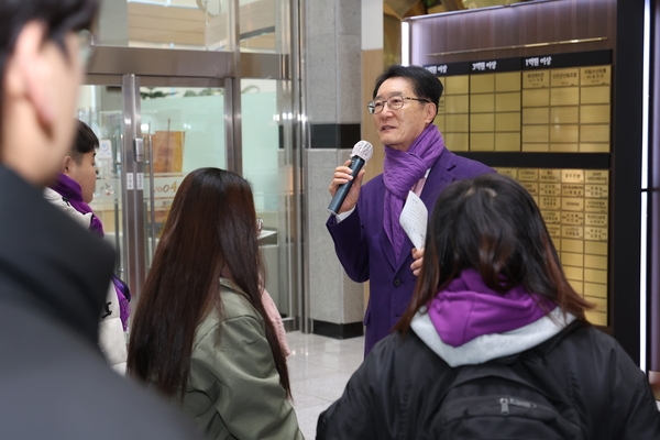 2025.01.23_ 신안군 중학생 미국 어학연수 격려 3