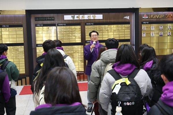 2025.01.23_ 신안군 중학생 미국 어학연수 격려 5