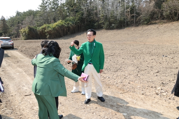 2025.02.20_ 신의면 주요사업장 방문(올리브정원 현장점검) 6