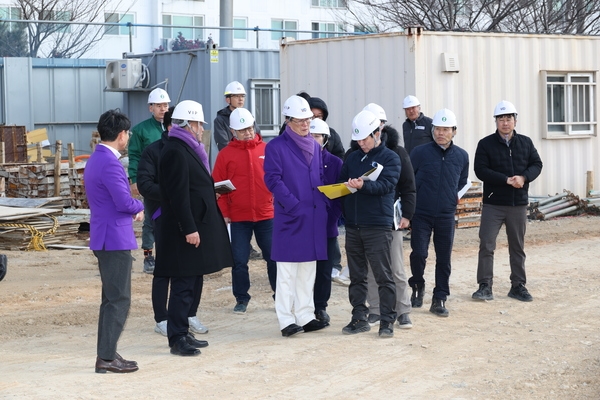 2025.02.21_ 지도읍 주요사업장 방문(반다비 체육센터 건립 현장점검) 5