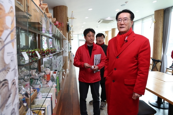 2025.02.26_ 흑산면 주요사업장 방문(철새박물관) 3