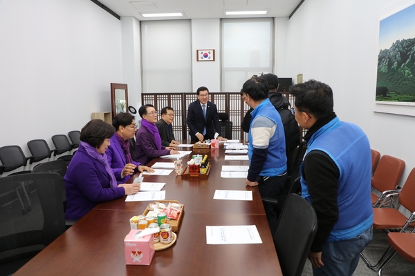 2025.03.05_ 공무원 권리구제 특별법 제정관련 행정안전위원장 신정훈의원 면담 3