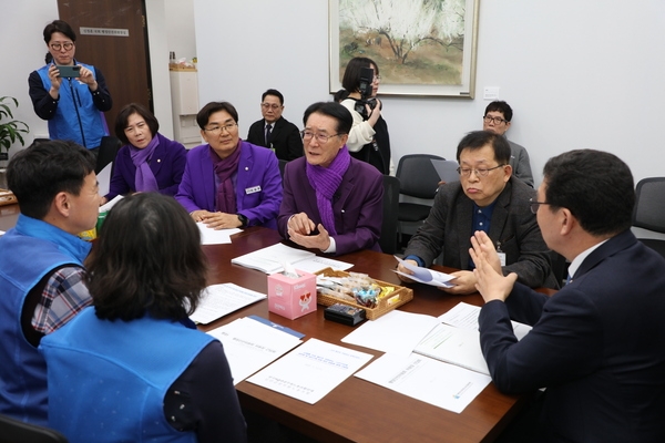 2025.03.05_ 공무원 권리구제 특별법 제정관련 행정안전위원장 신정훈의원 면담 4