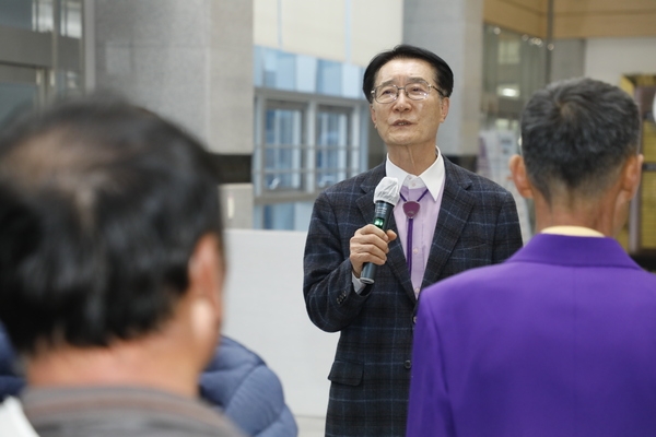 2025.03.07_ 정원수협동조합 선진지견학 격려 3