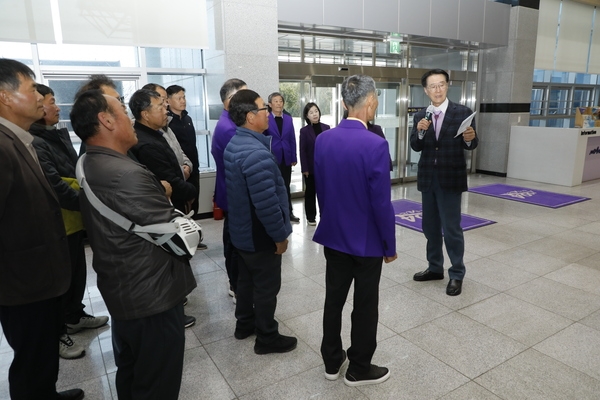 2025.03.07_ 정원수협동조합 선진지견학 격려 2