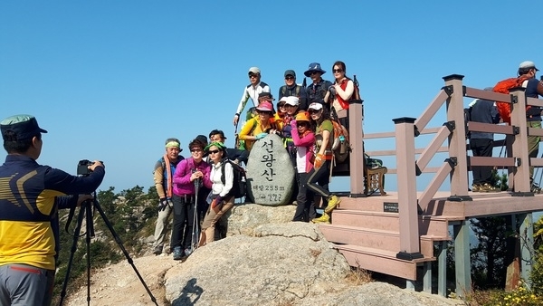 신안군, 선왕산 전국 섬 등산대회 개최..'비금도 그림산~선왕산, 하트해변'1