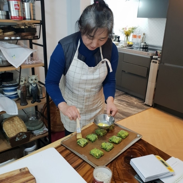 “시금치의 변신?”시금치빵 먹고 나도 뽀빠이!..