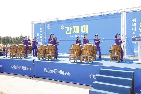 신안군 ‘제6회 섬 간재미축제’성료..'아름다운 수국정원에서 열린 간재미 맛의 향연'1