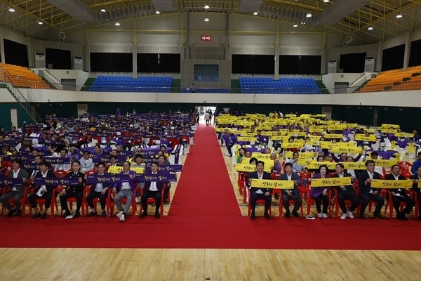 신안군 이장연합회, ‘반부패・청렴 결의대회’ 개최..'청렴 실천 다짐, 군민 신뢰 행정 구현 앞장'1