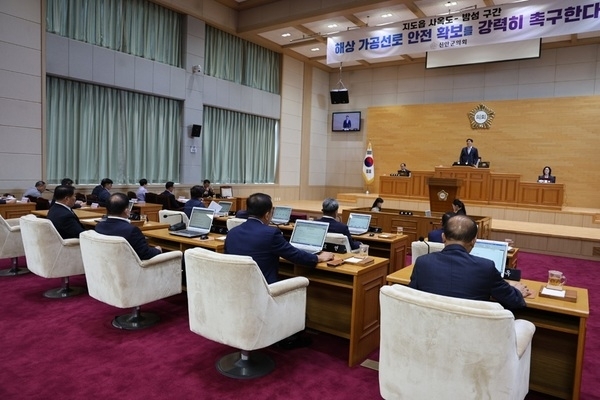신안군의회, 13일간의 제330회 임시회 마무리1