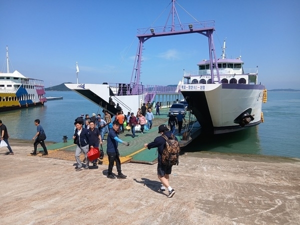 (재)신안교통재단, 추석연휴 귀성객 특별수송대책 돌입!..'10월 3일부터 7일까지 5일간 여객선 증편 및 지원단 운영으로 귀성길 안전 책임진다!'1