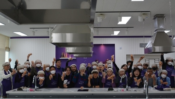신안군, 농산물가공센터 지역특화 소금빵 가공창업 기회 제공!!.. 전라남도 귀농산어촌 맛보기 교육생.. 실습 중심 교육 큰 호응'1