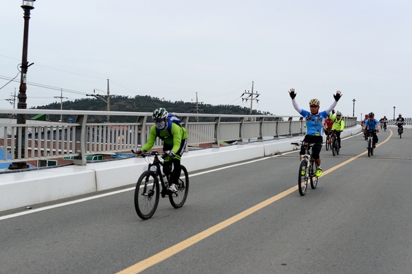 161023 비금도초 자전거투어 사진3 5