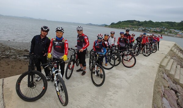 BR MTB 클럽 천도천색 천리길 안좌도에서 증도까지... 2