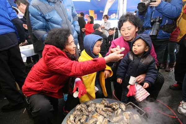 제1회 신안 굴 축제 성황리에 종료.. 3