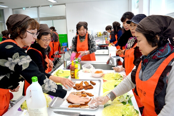 신안음식연구회, 2017년 연시총회 개최..