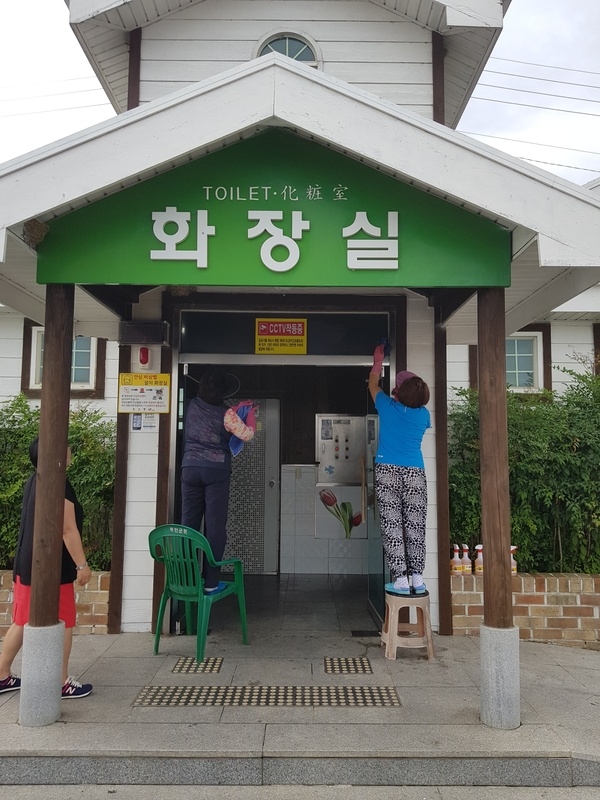 신안군, 관광성수기 공중화장실 이용편의 대책 추진 1