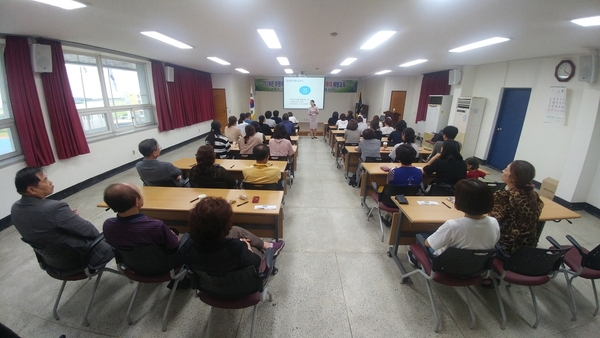 신안군, 어린이집 보육교직원 성폭력 및 아동학대 예방교육 실시 3