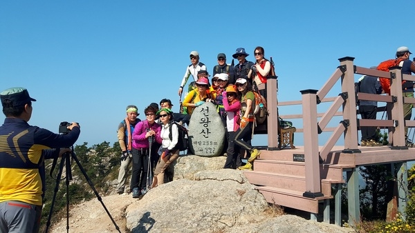 신안군, 선왕산 전국 섬 등산대회 개최..'비금도 그림산~선왕산, 하트해변' 1