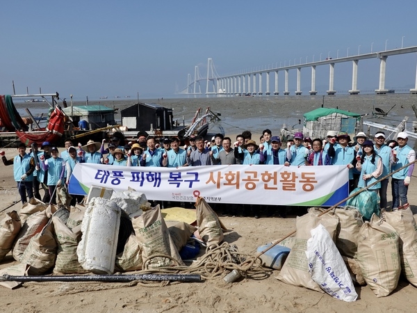 국민건강보험공단 광주지역본부 건강봉사단   압해읍 송공리에서 봉사활동 펼쳐..