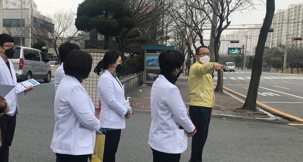 1004섬 섬마을 중학생 어학연수 마치고 무사귀환..'보건소 해외연수 학생들 열화상체크 등 위생 방역 강화' 1