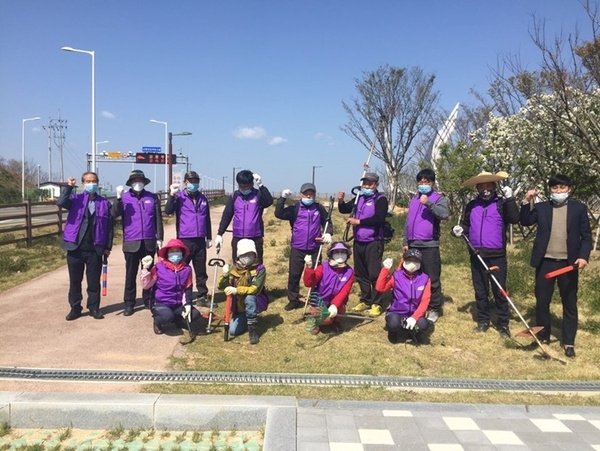 신안군관광협의회 천사대교 일원 환경정화 활동 전개..