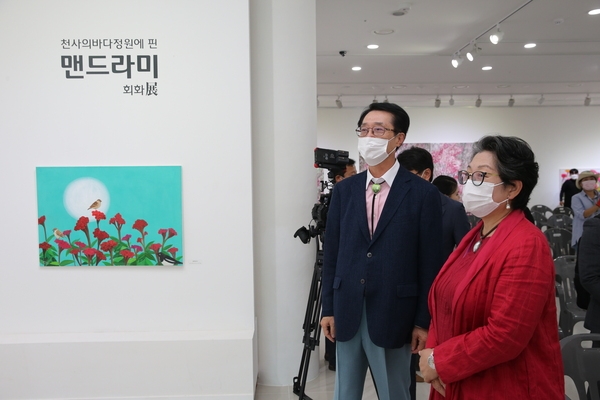 이색작가 특별전 천사의 바다정원에 핀 맨드라미展 개최 2