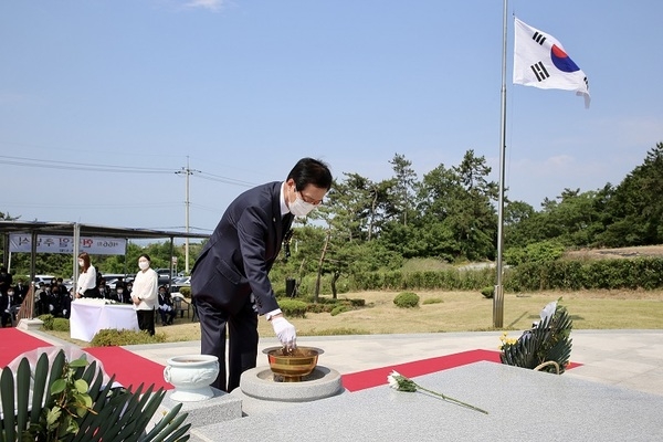 신안군, 제66회 현충일 추념식 거행..'13개 읍·면 현충일 추념식 동시 거행' 3