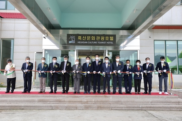 신안군 흑산도에서 흑산문화관광호텔 및 피정의 집 축복식 열려 4