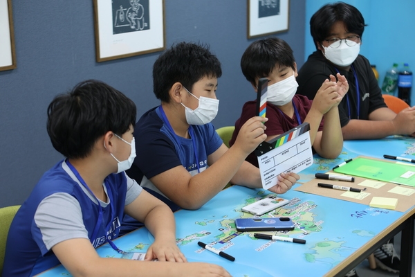 섬마을 유튜버, 탄생 임박!...동영상 제작 배우는 신안 압해도 섬주민들..2022 지역문화 활력촉진 지원사업, 올해 연말까지 계속 1