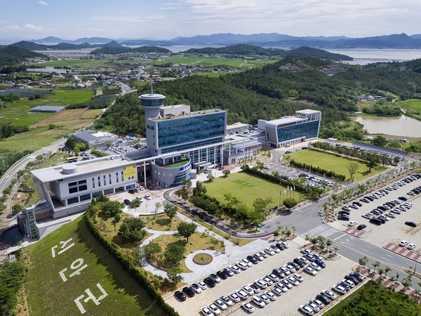 ‘신안천일염’공급량 김장철까지 걱정 없어 ..