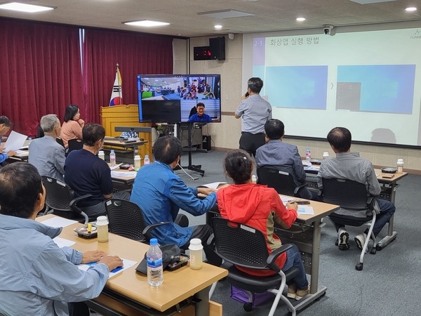 신안군, 스마트경로당 28개소 구축 맞춤형 프로그램 제공..'화상 노인여가 프로그램 운영․키오스크 체험으로 디지털 격차 해소 지원' 1