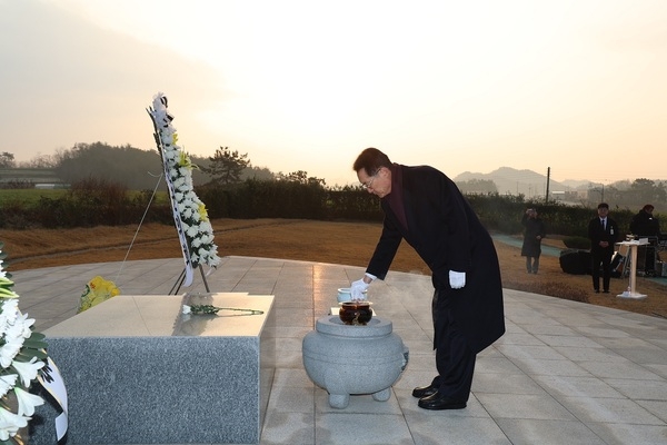 신안군, 갑진년 새해 맞이하여 충혼탑 참배..