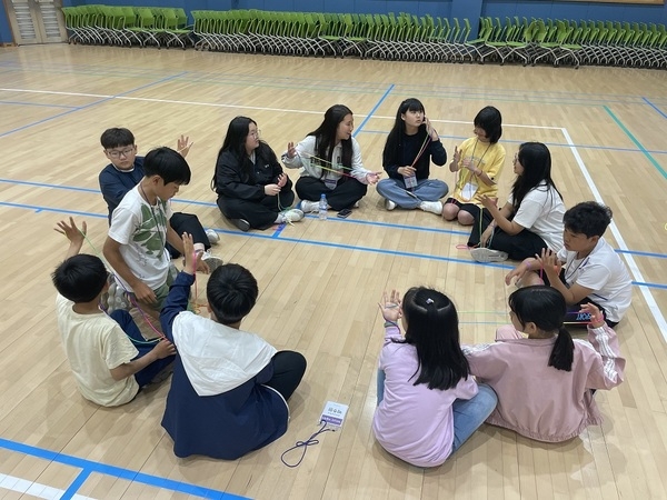 제주도 어린이들, 1004섬 온 까닭은?..'제주도 곶자왈작은학교, 안좌도 마을학교와 공동 모꼬지(MT)' 3