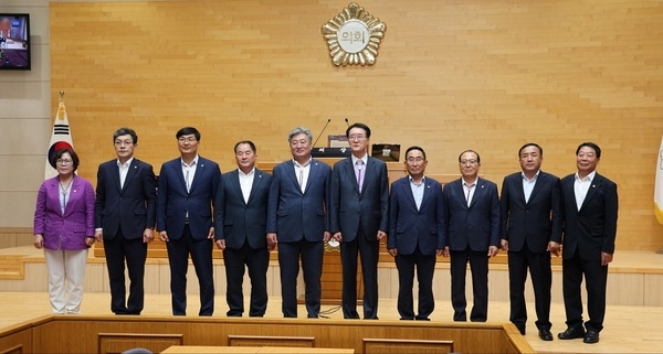 신안군의회, 제9대 전반기 의사일정 마무리..