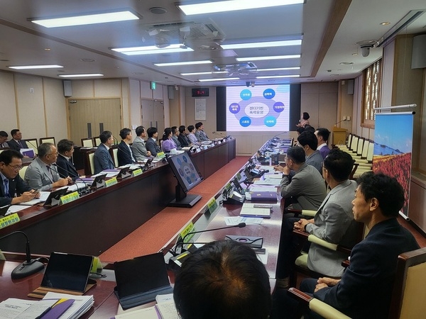 신안군, 5급 이상 공무원 대상 폭력예방 통합교육 실시..'성인지 감수성 향상을 통한 조직문화 개선 기대' 2